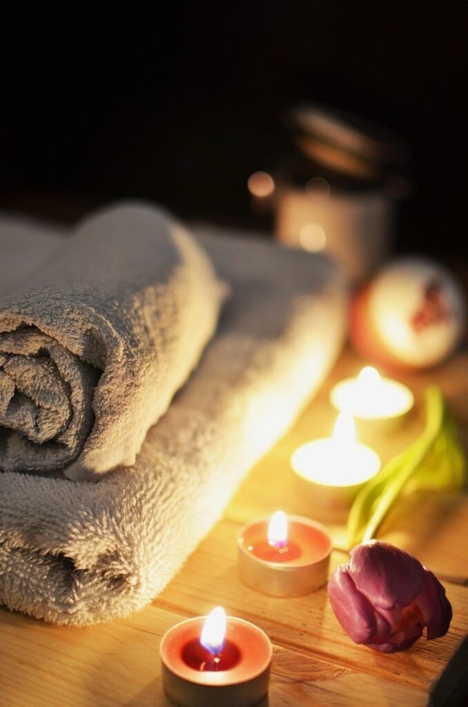 candles and a relaxing setting for a hypnotherapy session